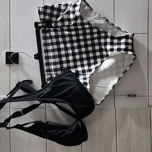 NWT WOMENS 2 PIECE BATHING SUIT